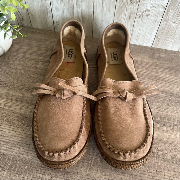 UGG Amila Suede Moccasin Loafer Women’s 9 - Picture 3 of 9